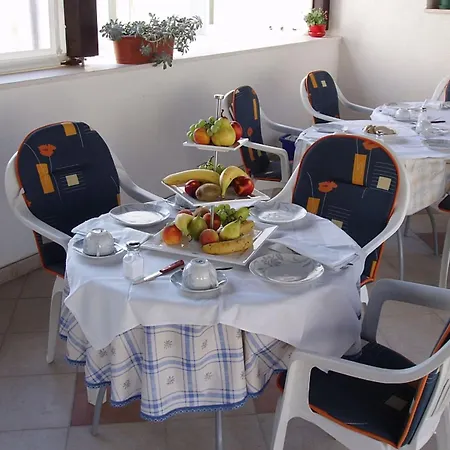 شقة Klaudija S Charming & - Two Bedroom *