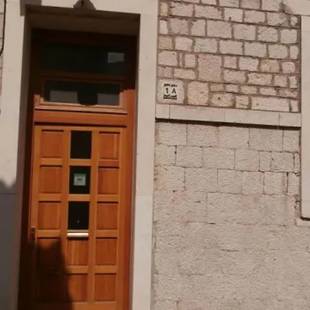 Klaudija S Charming & - Two Bedroom شقة تروغير