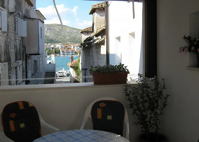 Klaudija S Charming & - Two Bedroom * 特罗吉尔