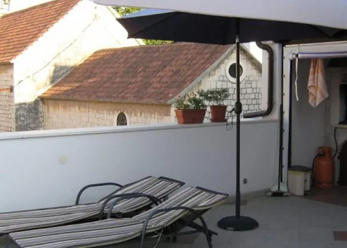 公寓 Klaudija S Charming & - Two Bedroom 特罗吉尔