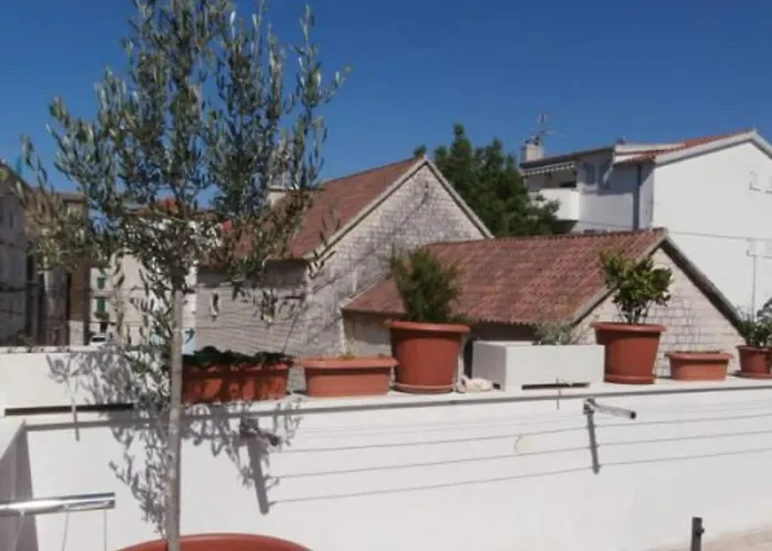 Klaudija S Charming & - Two Bedroom * 特罗吉尔